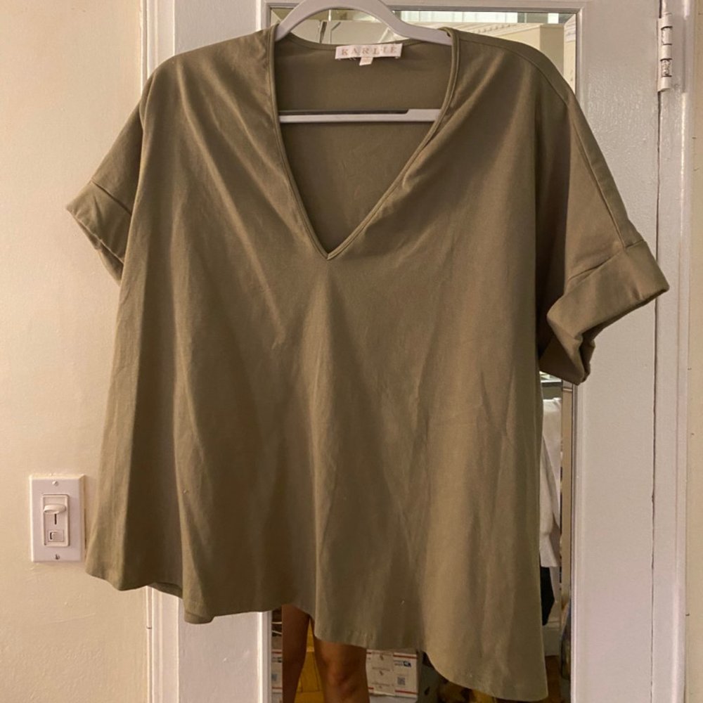 KARLIE - olive green vneck boxy top